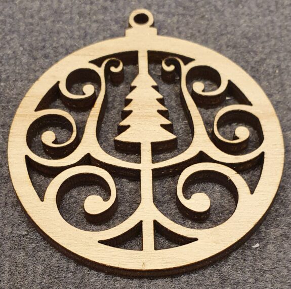 Christbaum-, Tannenbaumschmuck Ornament mit Tannenbaum, schöne Idee für die Adventszeit zum Bemalen mit der ganzen Familie.