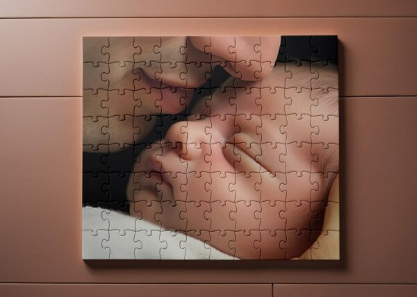 Rechteckiges Fotopuzzle mit einem persönlichen Motiv von Elternteil und Baby