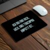Schwarzes Mauspad mit silbernem Spruch Touchpad kaputt